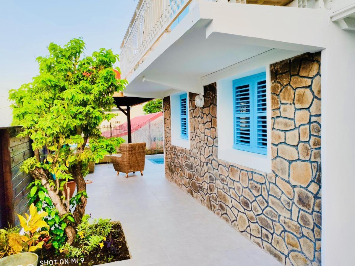 לה קברה Location Maison Bleue Avec Piscine Privative Au Carbet Martinique מראה חיצוני תמונה