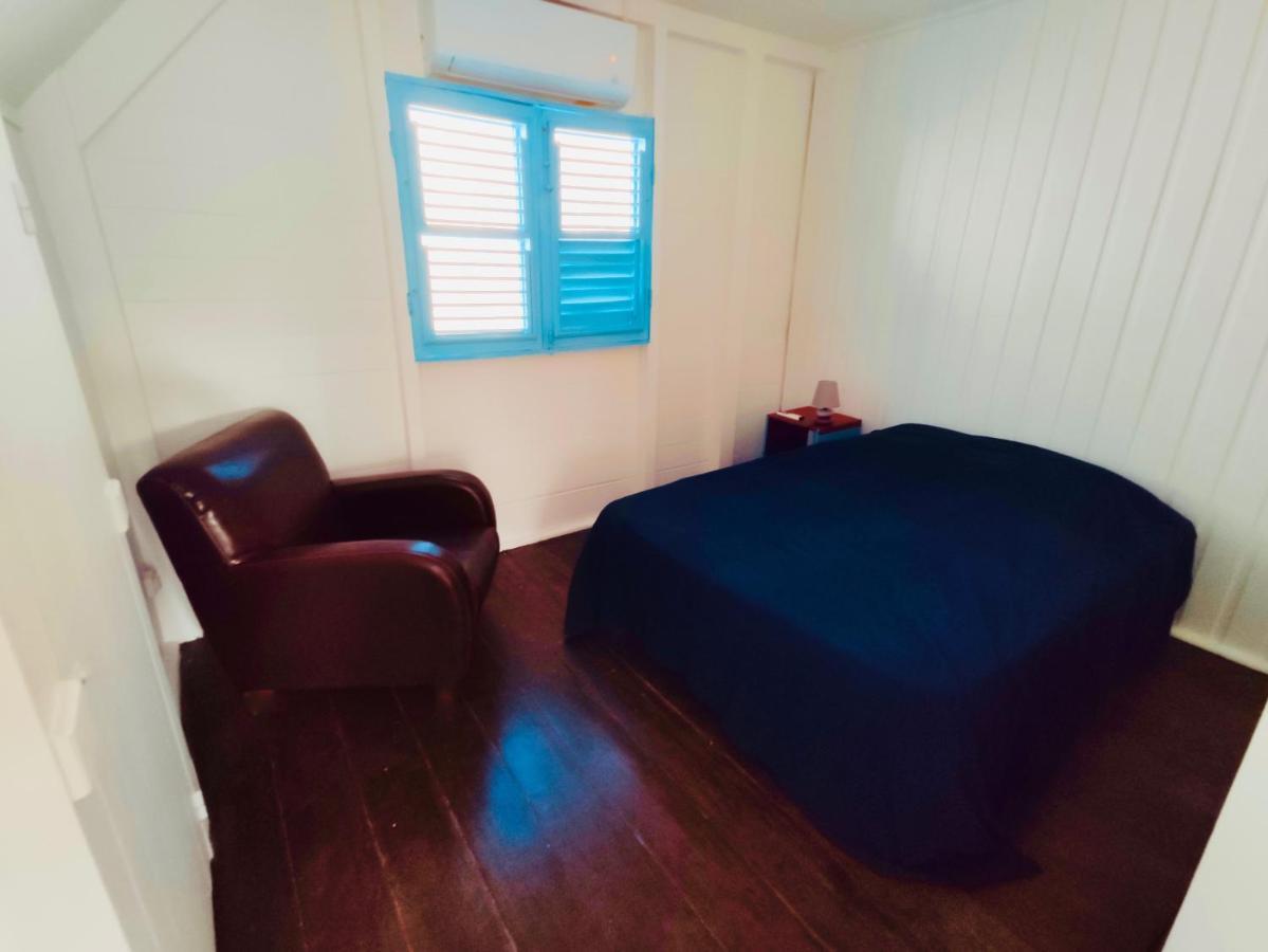 לה קברה Location Maison Bleue Avec Piscine Privative Au Carbet Martinique מראה חיצוני תמונה