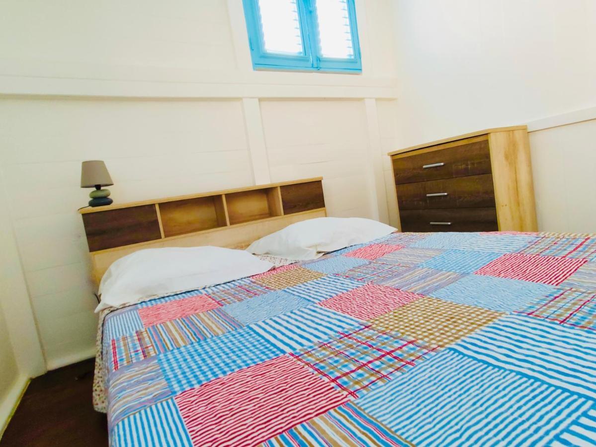 לה קברה Location Maison Bleue Avec Piscine Privative Au Carbet Martinique מראה חיצוני תמונה