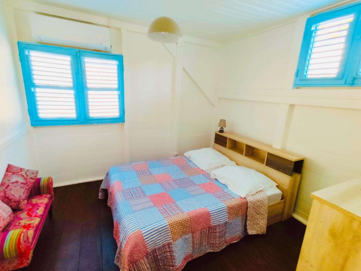 לה קברה Location Maison Bleue Avec Piscine Privative Au Carbet Martinique מראה חיצוני תמונה