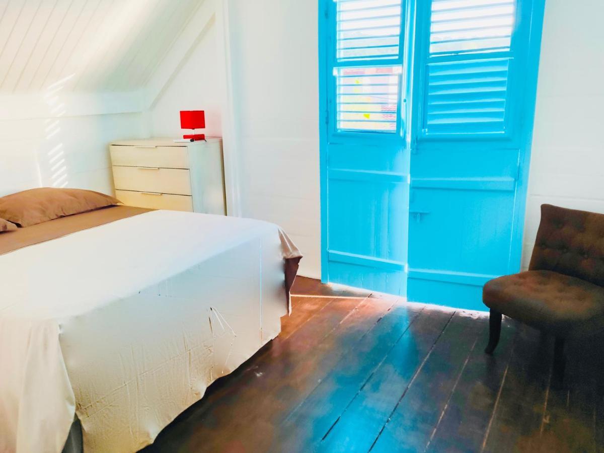 לה קברה Location Maison Bleue Avec Piscine Privative Au Carbet Martinique מראה חיצוני תמונה